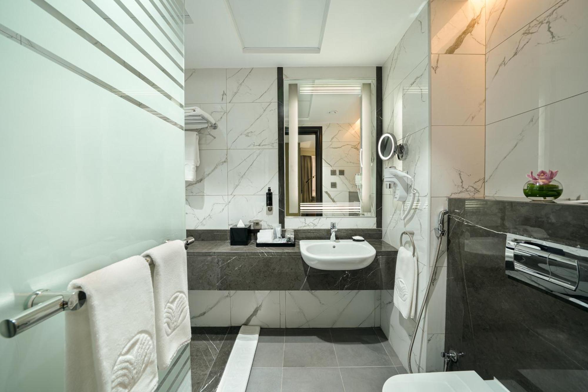 Rotana Al Manakha Madinah Hotel Medina Ngoại thất bức ảnh